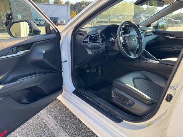 Used 2022 Toyota Camry SE FWD image 14