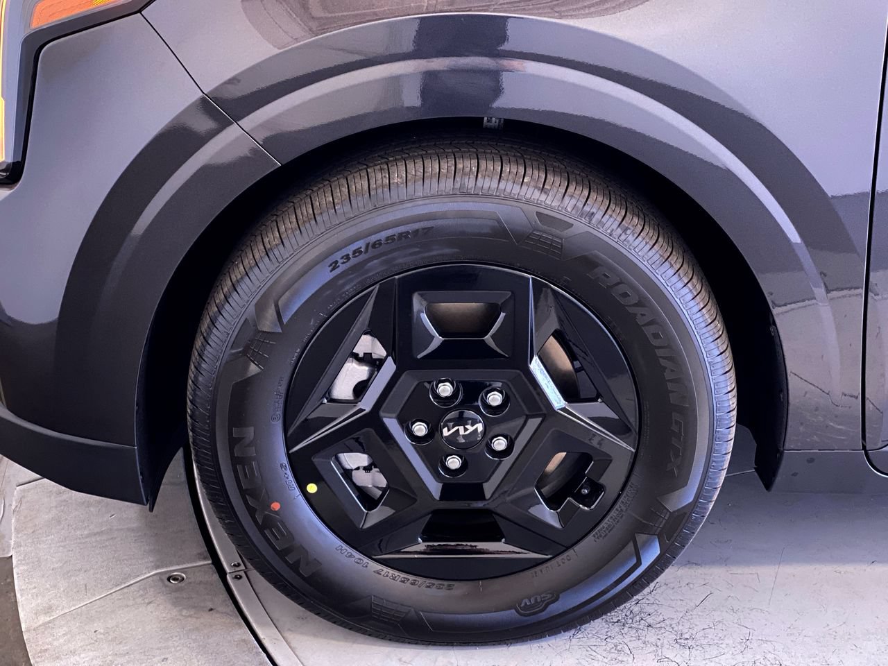 New 2027 Kia Carnival FWD image 12