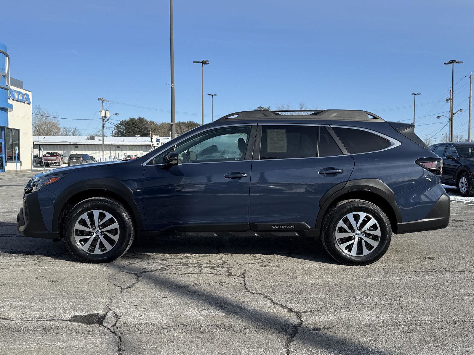 Used 2024 Subaru Outback Premium image 11