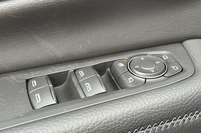New 2026 GMC Yukon Denali w/ Sun & Power Step Package AWD/4WD image 12