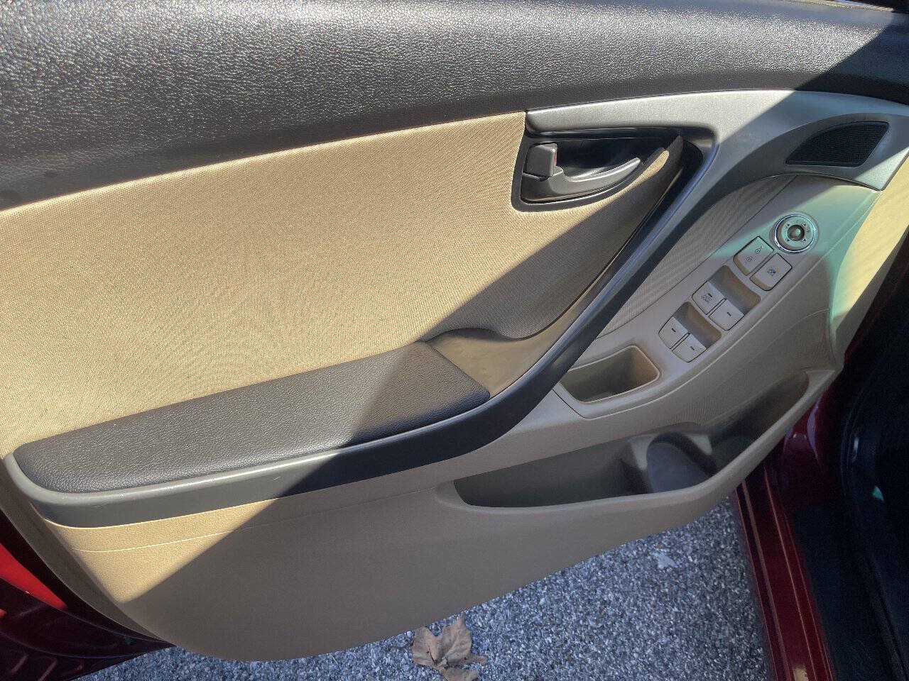 Used 2013 Hyundai Elantra GLS w/ Preferred Pkg FWD image 11