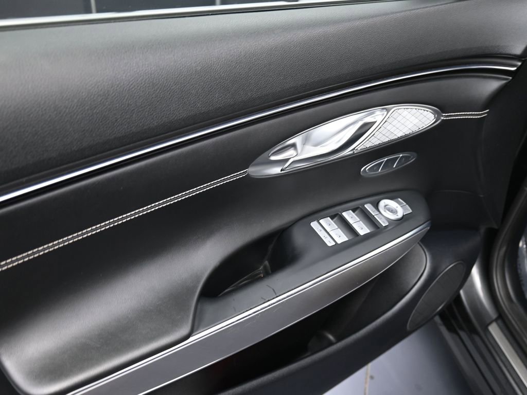 Used 2023 Genesis Electrified GV70 Advanced image 13