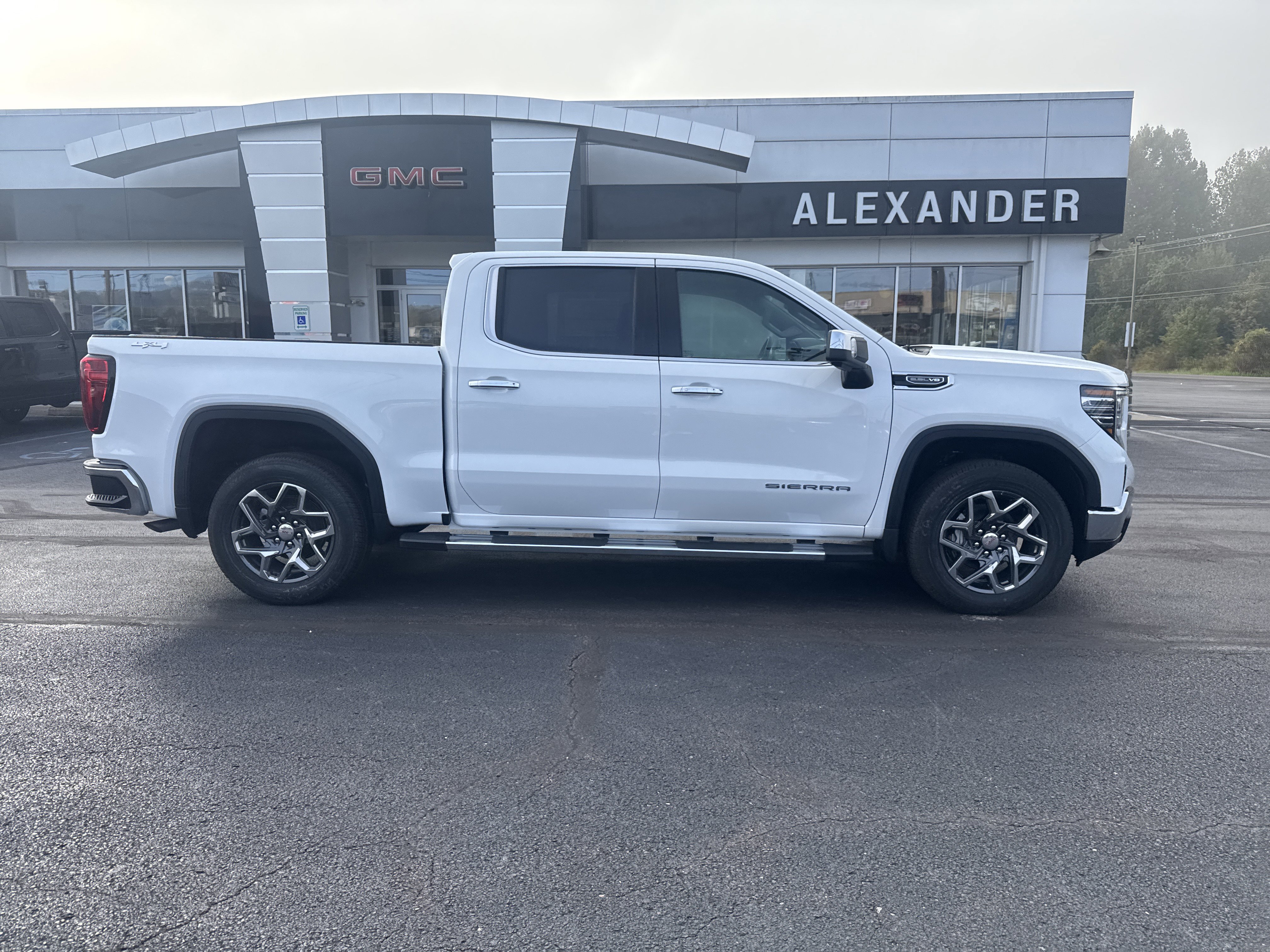 New 2026 GMC Sierra 1500 SLT w/ SLT Premium Package video 2