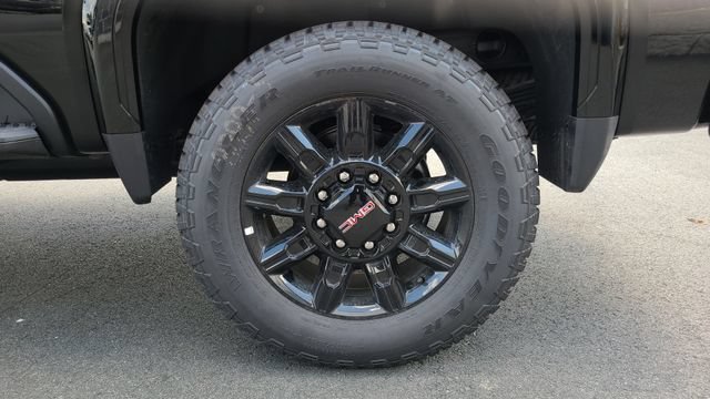 New 2026 GMC Sierra 2500 AT4 w/ Technology Package AWD/4WD image 9