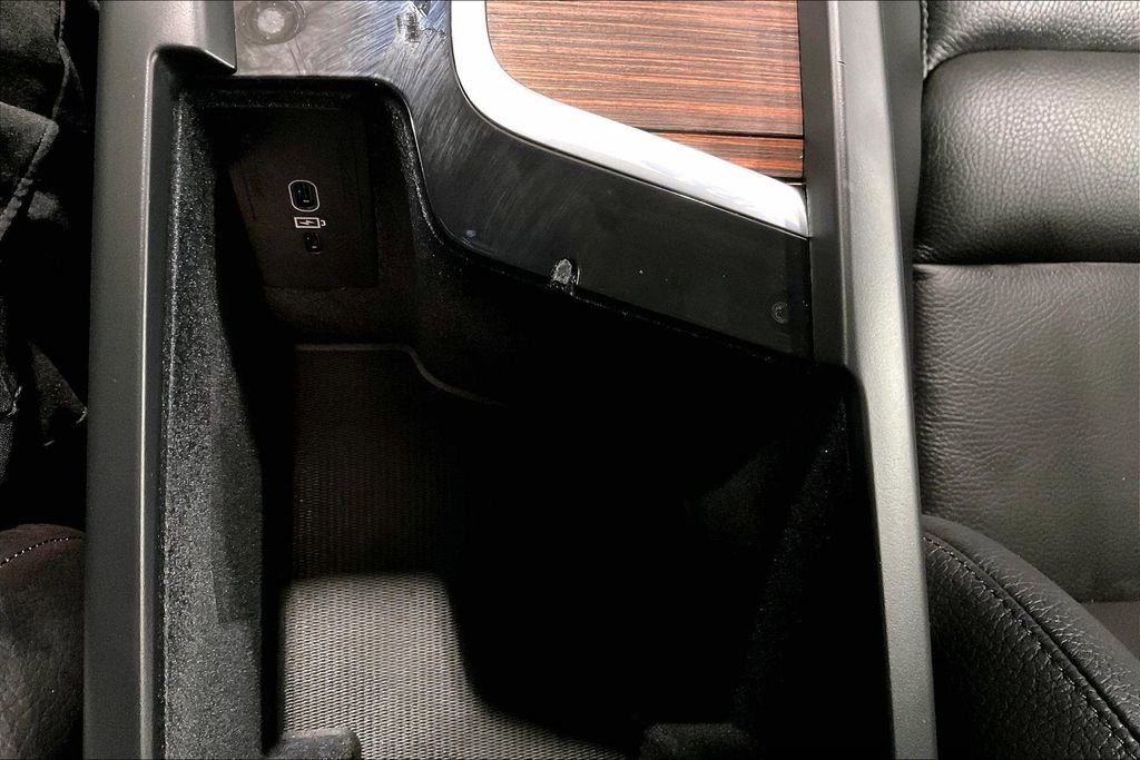 Certified 2023 Volvo XC60 B5 Plus w/ Climate Package AWD/4WD image 16