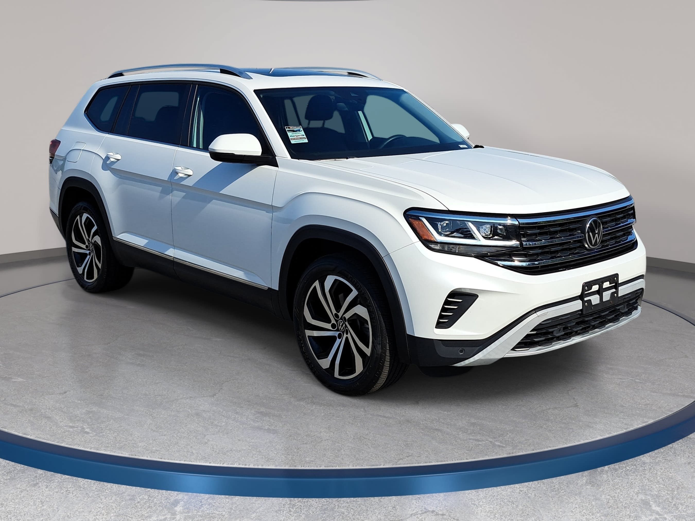 Used 2023 Volkswagen Atlas SEL AWD/4WD image 3
