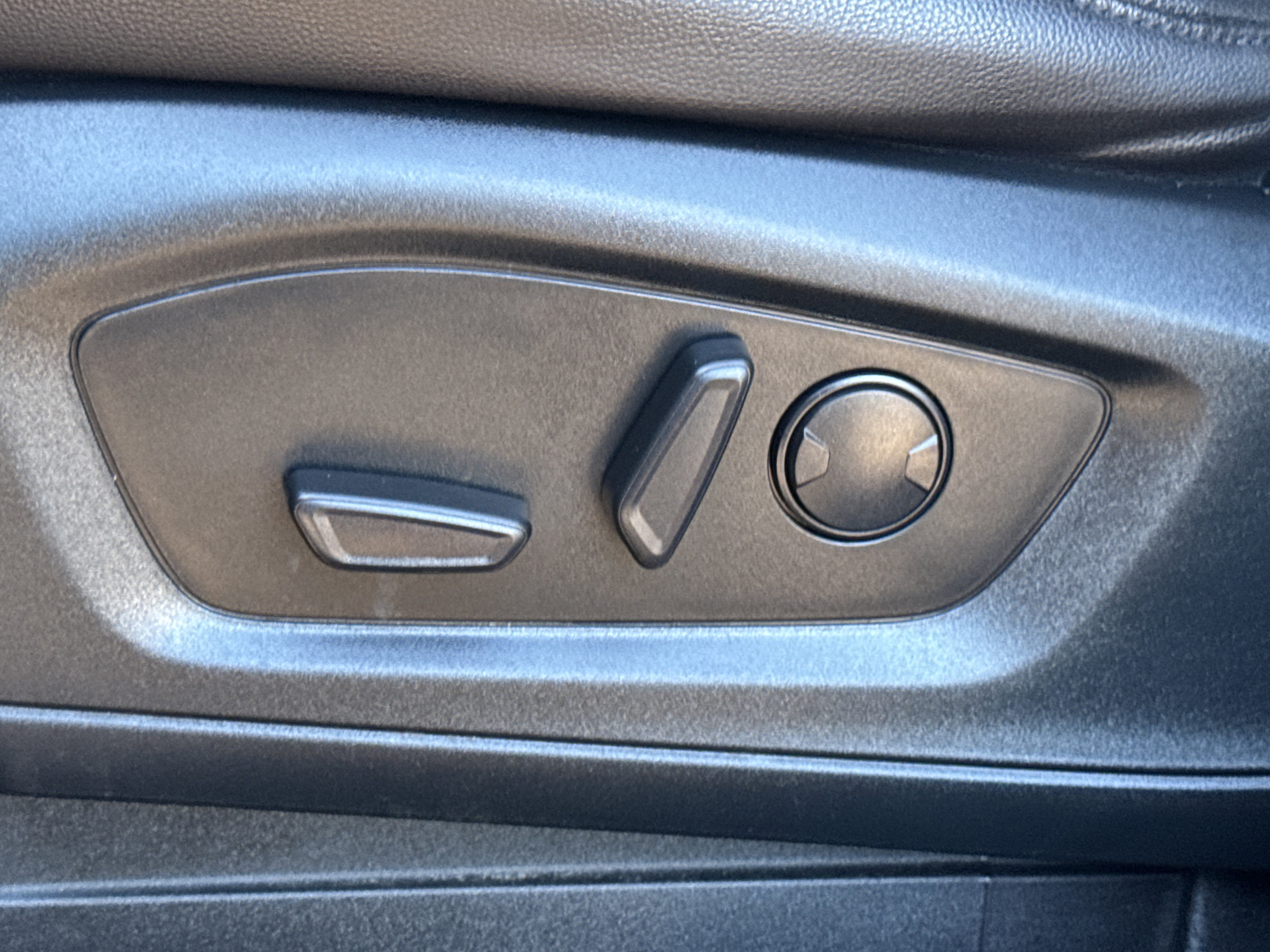 Used 2023 Ford Explorer Limited w/ Equipment Group 301A image 36