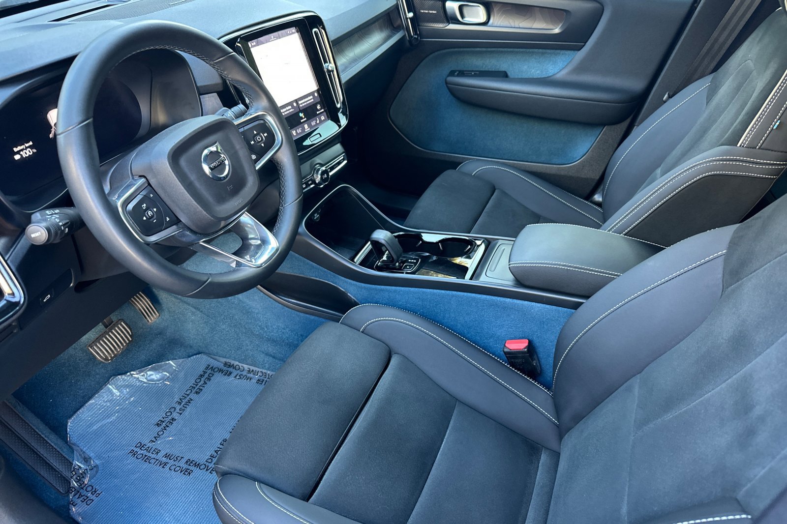 Certified 2023 Volvo C40 P8 Recharge Ultimate image 11