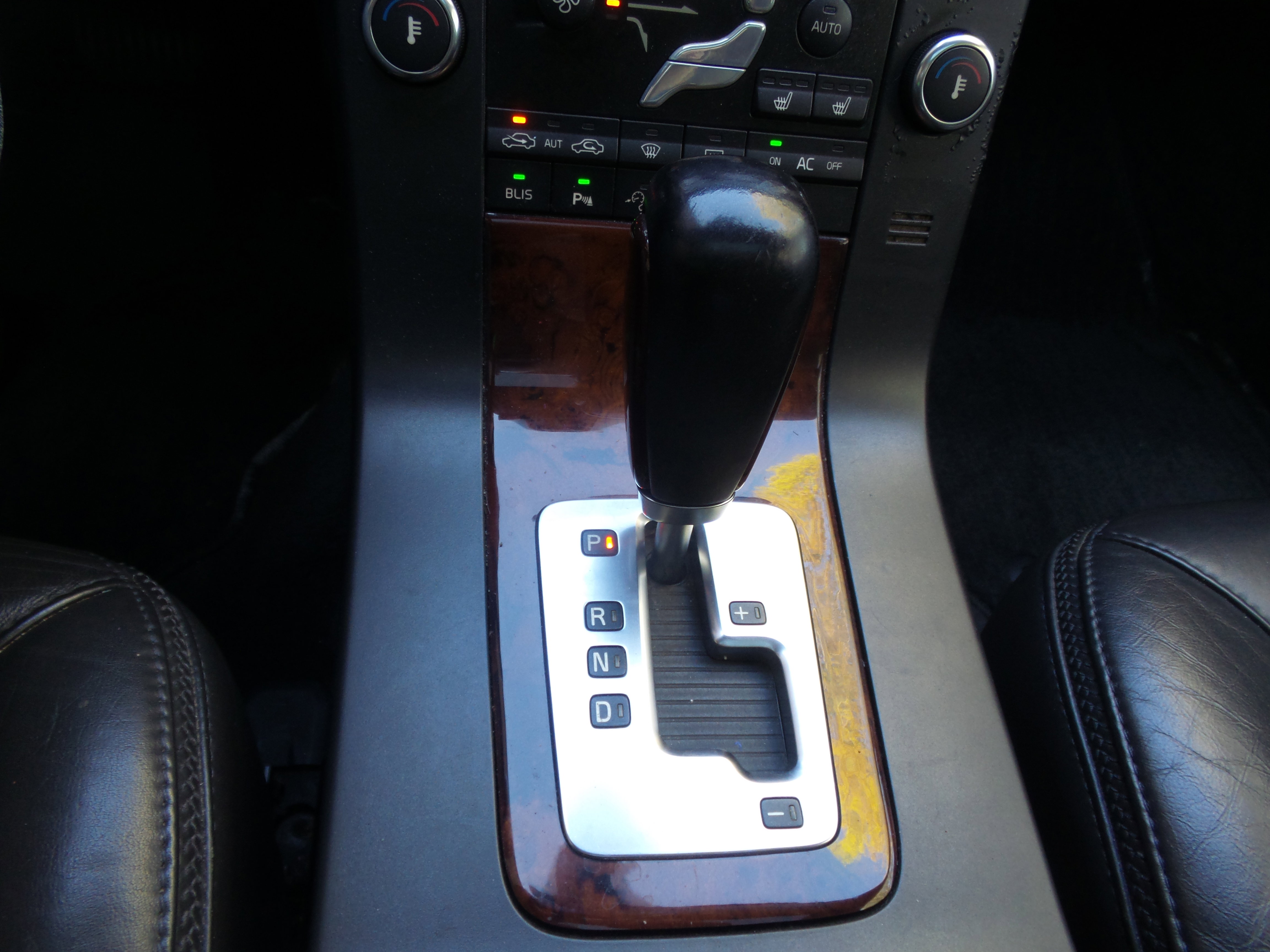 Used 2008 Volvo XC70 3.2 image 16