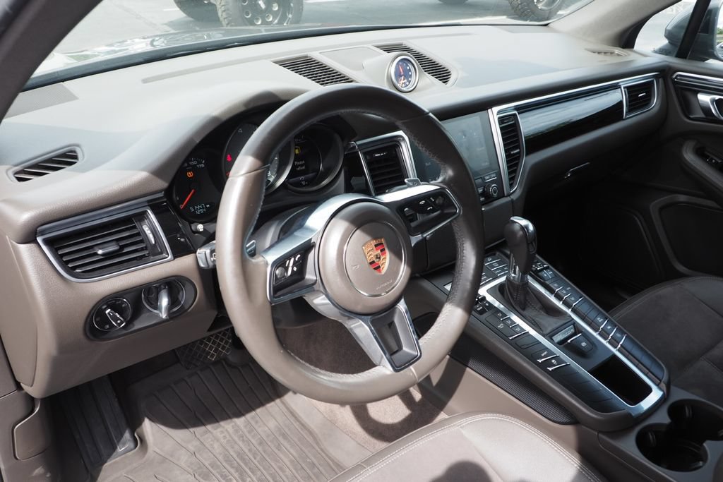 Used 2017 Porsche Macan S AWD/4WD image 12