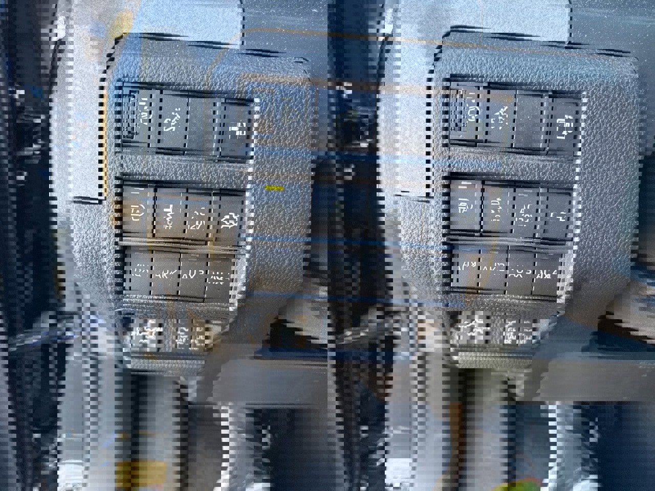 Used 2025 Toyota Tacoma Trailhunter image 10