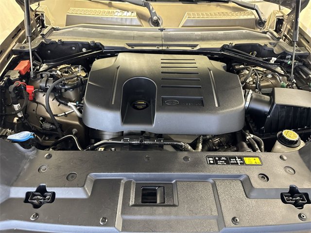 Used 2022 Land Rover Defender 90 X-Dynamic HSE image 30