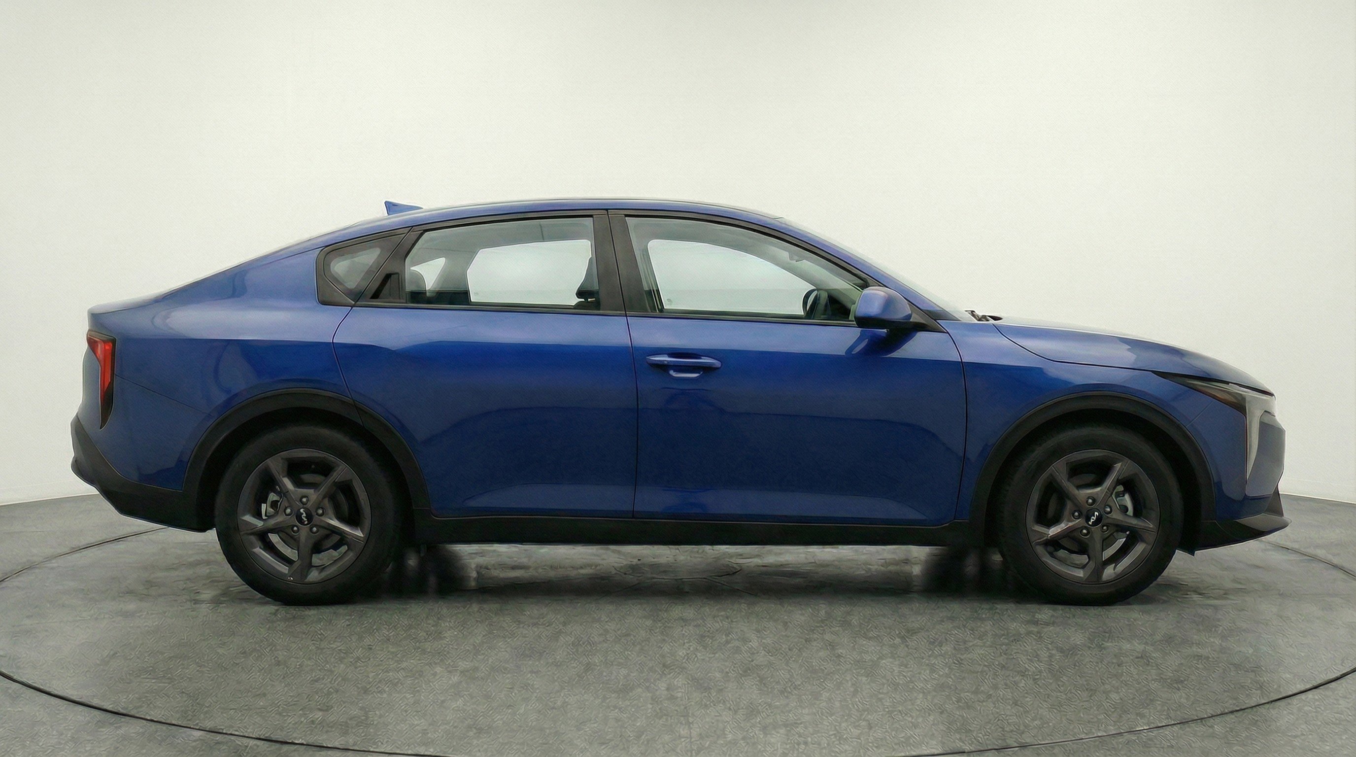 Used 2025 Kia K4 LXS image 11