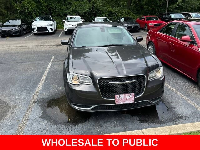 Used 2015 Chrysler 300 Limited RWD image 5