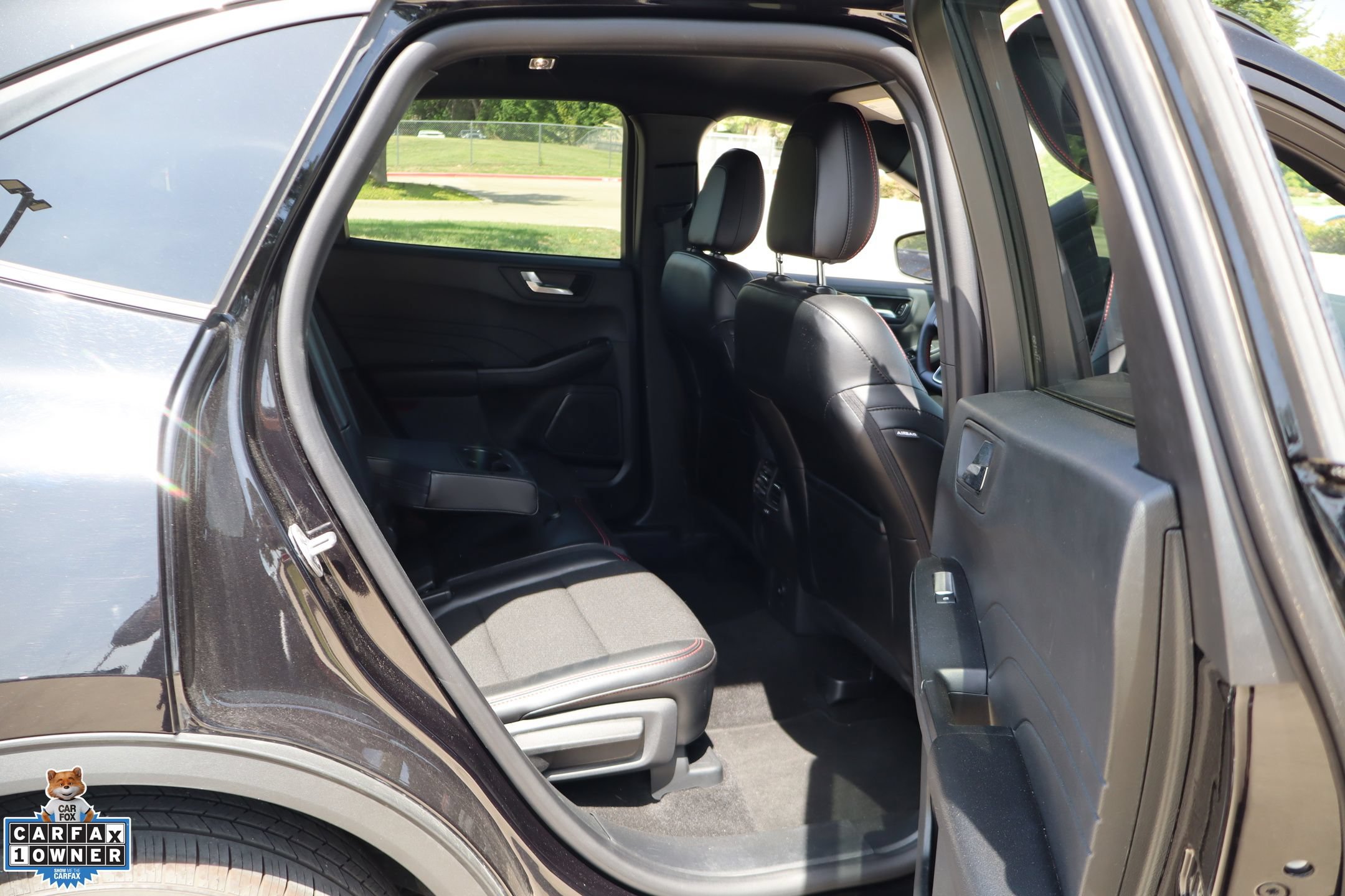 Used 2025 Ford Escape ST-Line Select AWD/4WD image 27