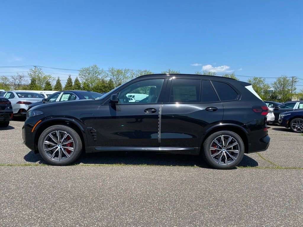New 2026 BMW X5 xDrive50e w/ M Sport Package AWD/4WD image 4