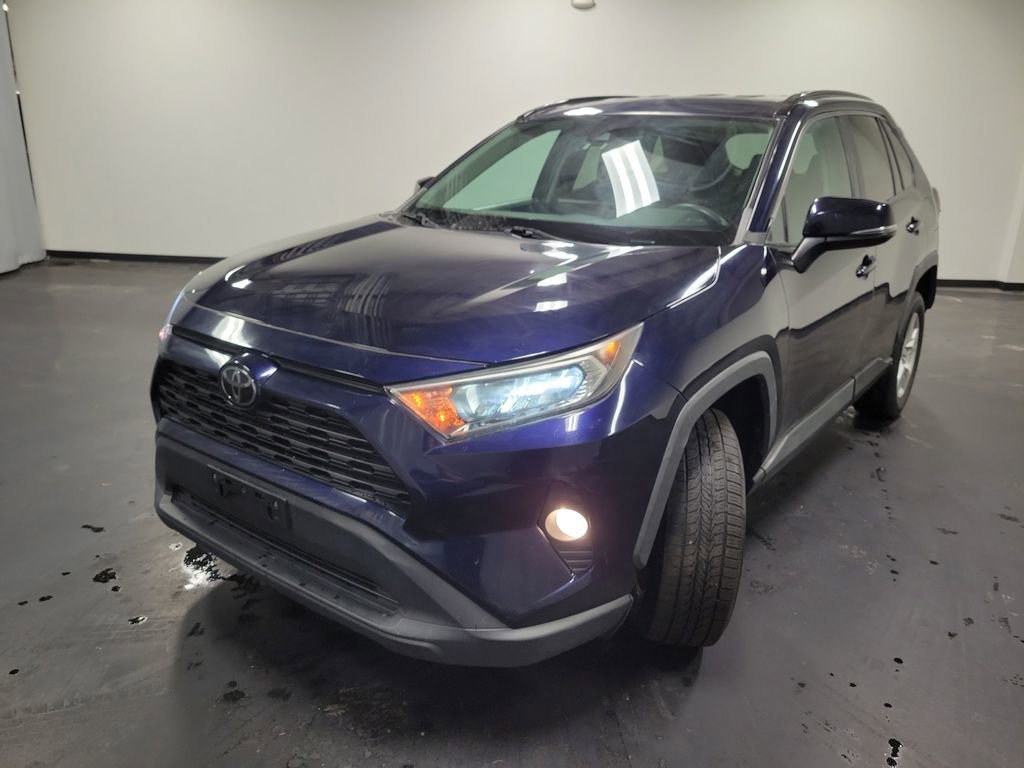 Used 2020 Toyota RAV4 XLE image 4