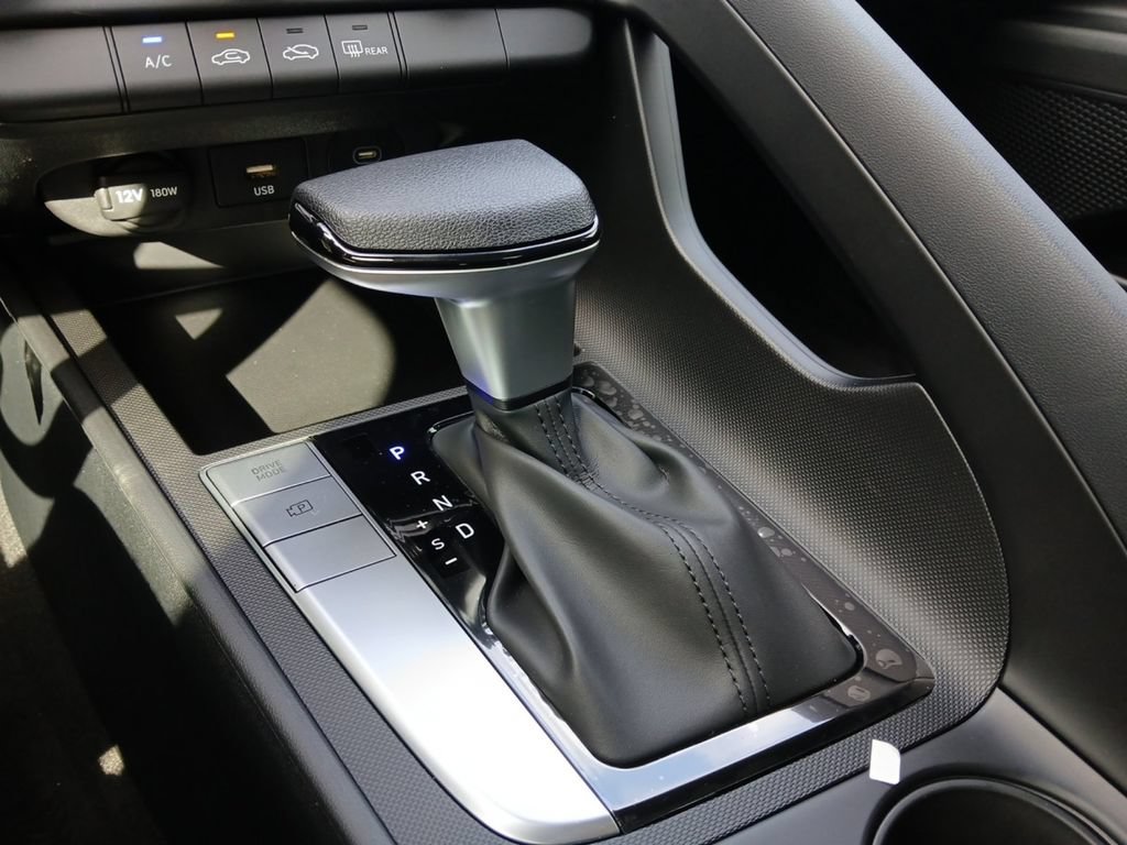 New 2026 Hyundai Elantra SE FWD image 18