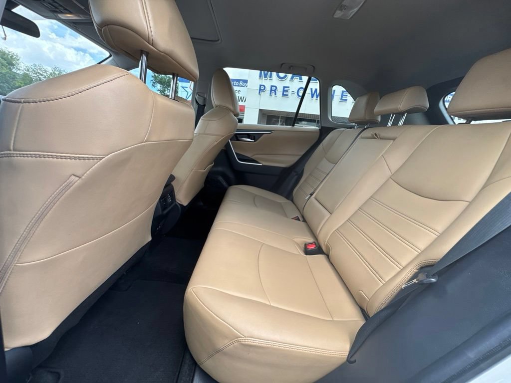 Used 2021 Toyota RAV4 XLE Premium FWD image 18