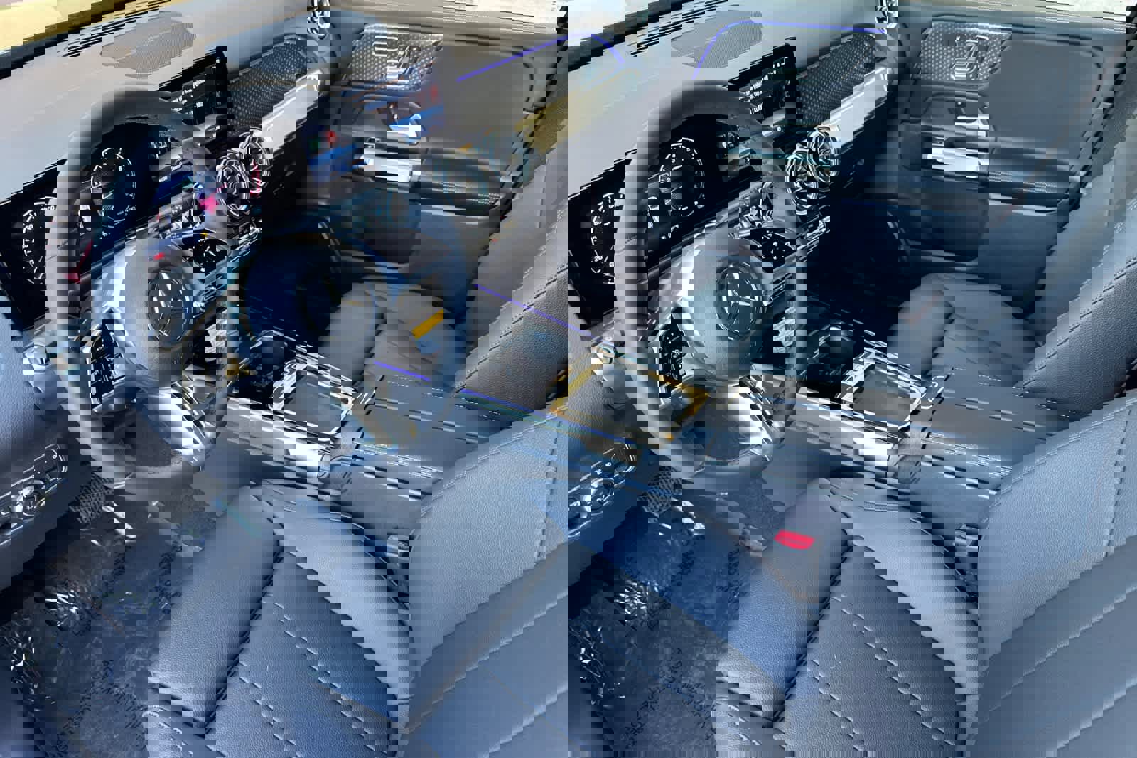 New 2025 Mercedes-Benz GLB 250 image 9