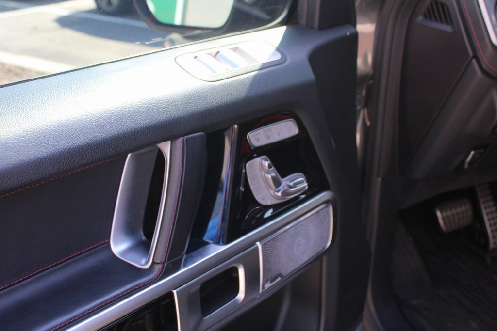 Used 2021 Mercedes-Benz G 63 AMG 4MATIC w/ G Manufaktur Interior Package image 16