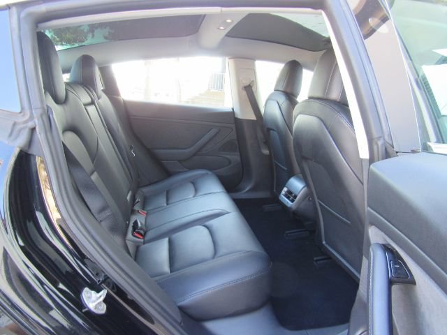 Used 2018 Tesla Model 3 Long Range image 23
