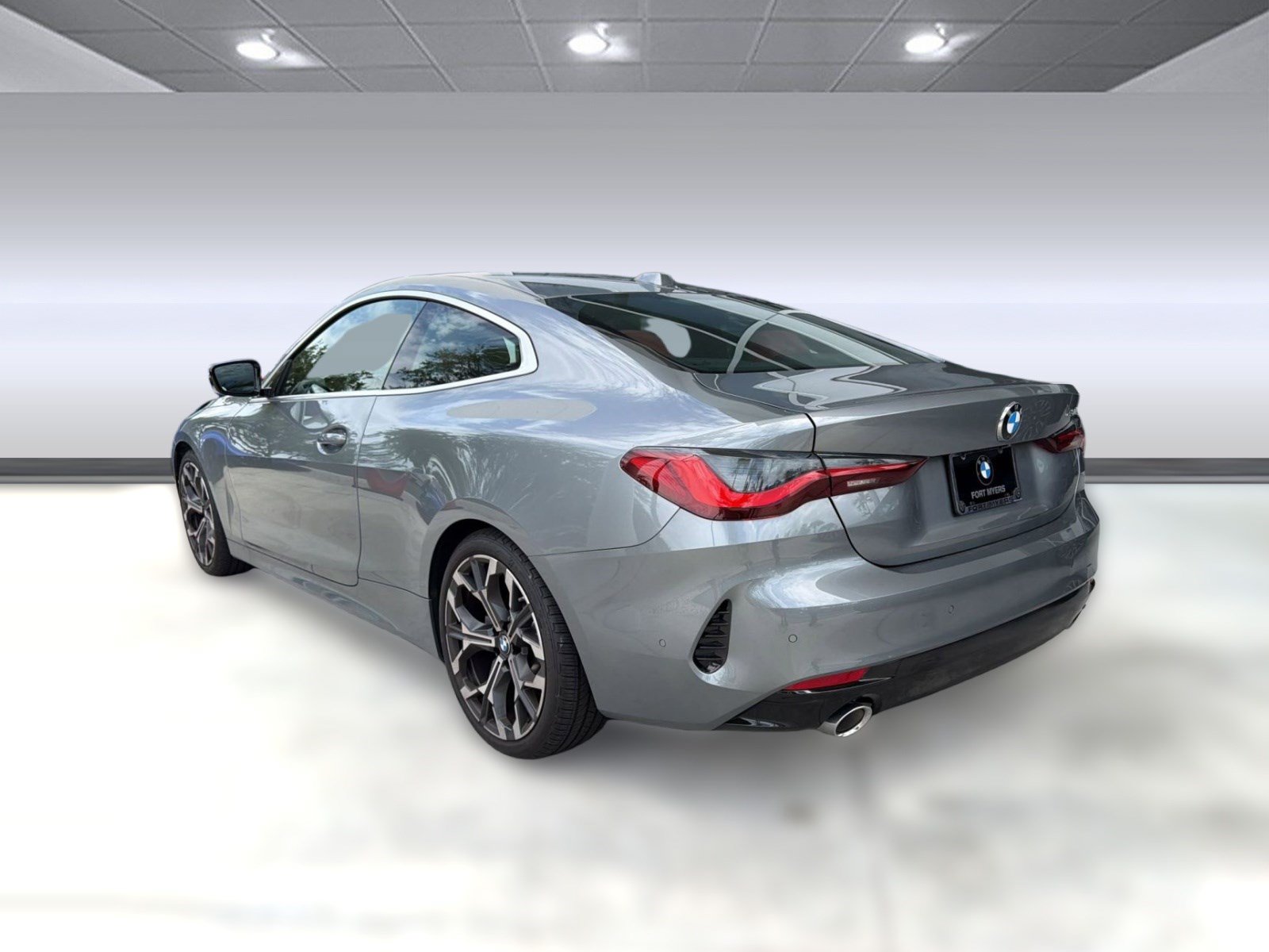 Used 2026 BMW 430i Coupe w/ Parking Assistance Package RWD image 3