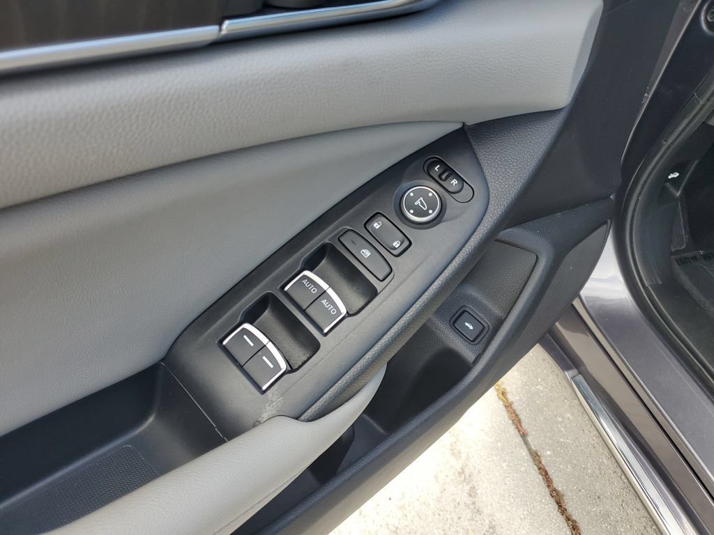 Used 2020 Honda Accord EX image 27