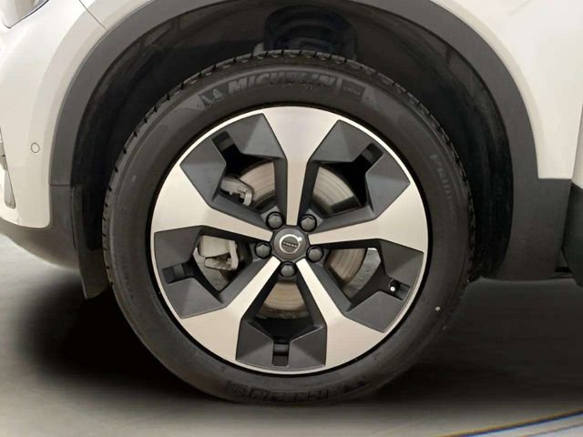Used 2025 Volvo XC40 B5 Plus AWD/4WD image 86