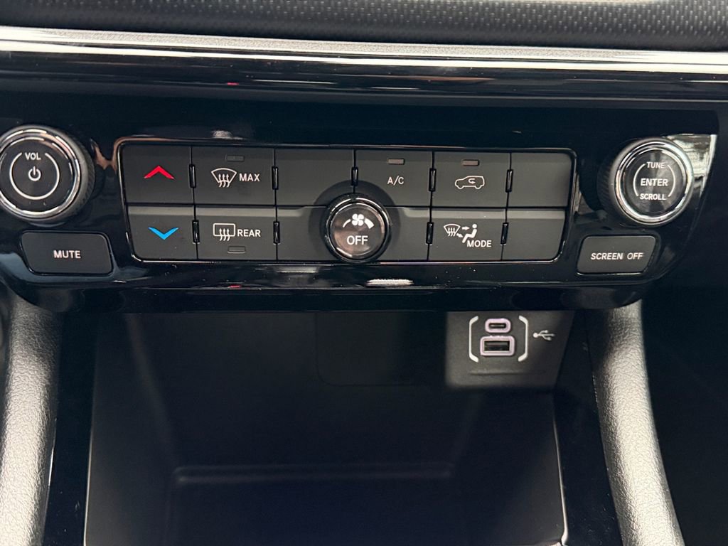 New 2026 Jeep Compass Latitude image 17