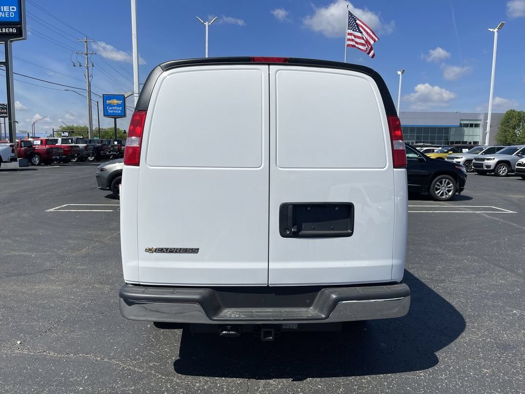 New 2026 Chevrolet Express 2500 Extended w/ Driver Convenience Package RWD image 4