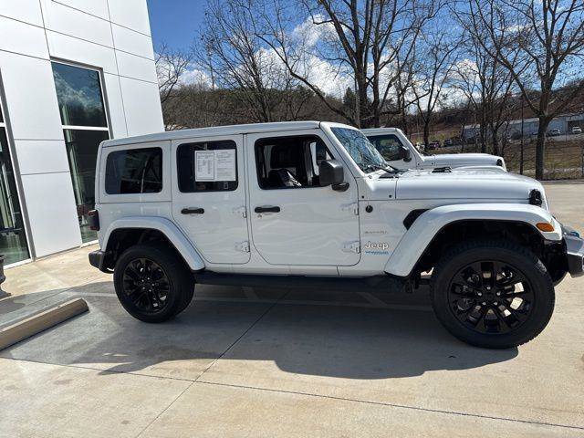 Used 2022 Jeep Wrangler Unlimited Sahara w/ Cold Weather Group image 3
