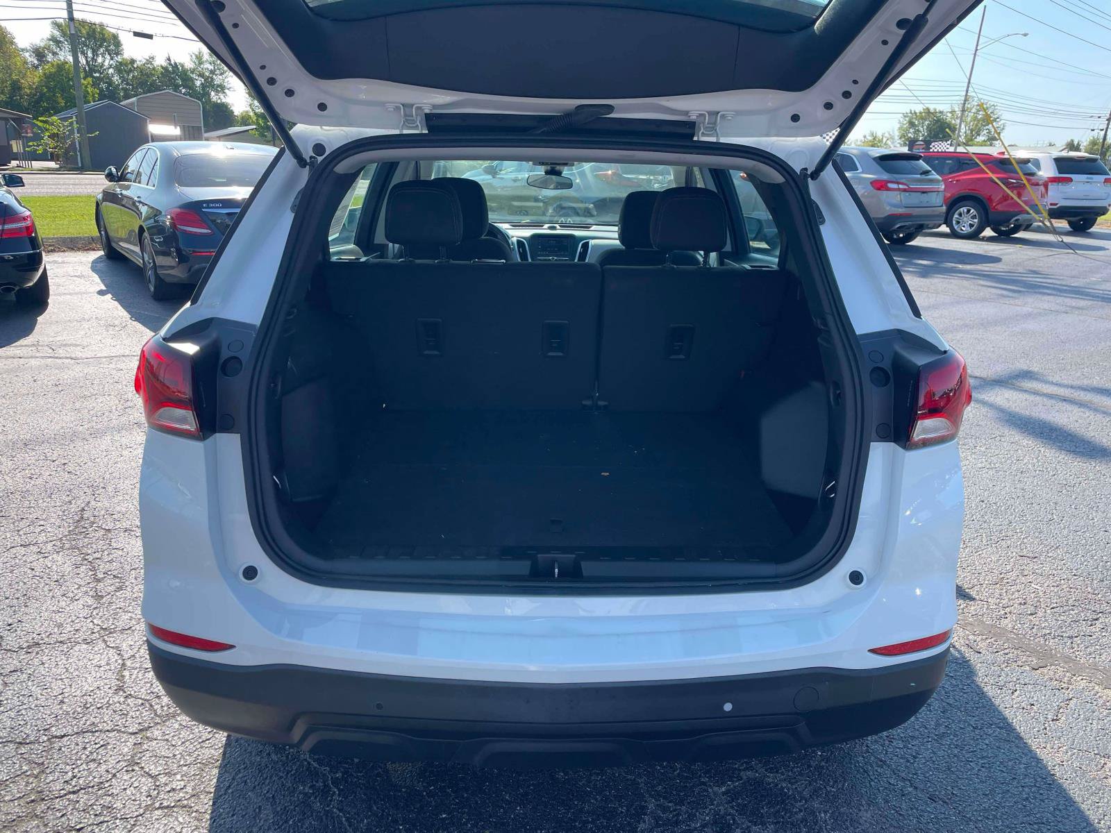 Used 2023 Chevrolet Equinox LS FWD image 7