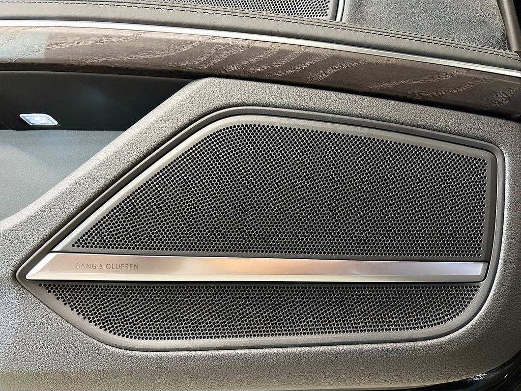 Used 2025 Audi A8 L 3.0T w/ Executive Package image 21