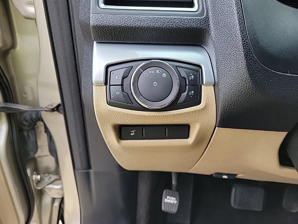 Used 2017 Ford Explorer Limited AWD/4WD image 34