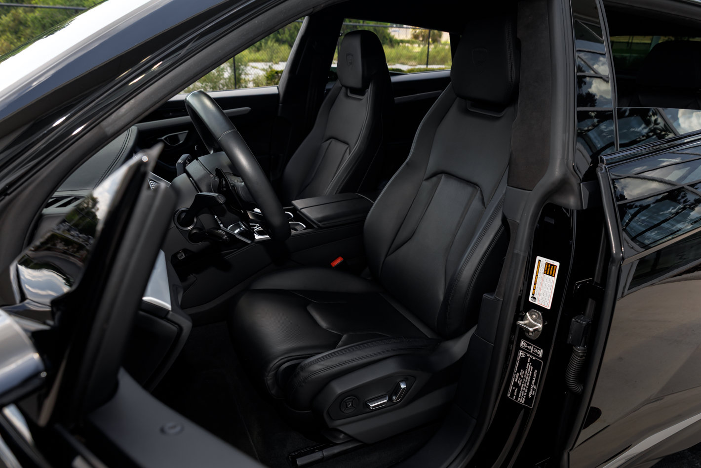Used 2022 Lamborghini Urus AWD/4WD image 30