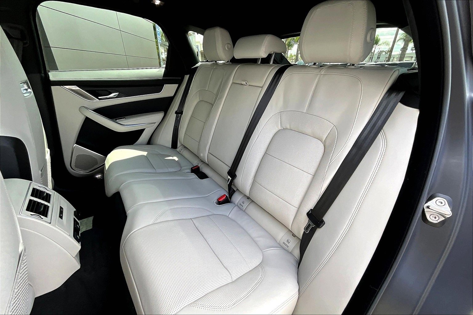 New 2026 Jaguar F-PACE R-Dynamic S image 10