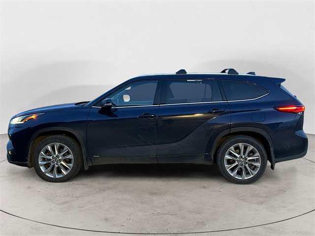 Used 2022 Toyota Highlander Limited image 2
