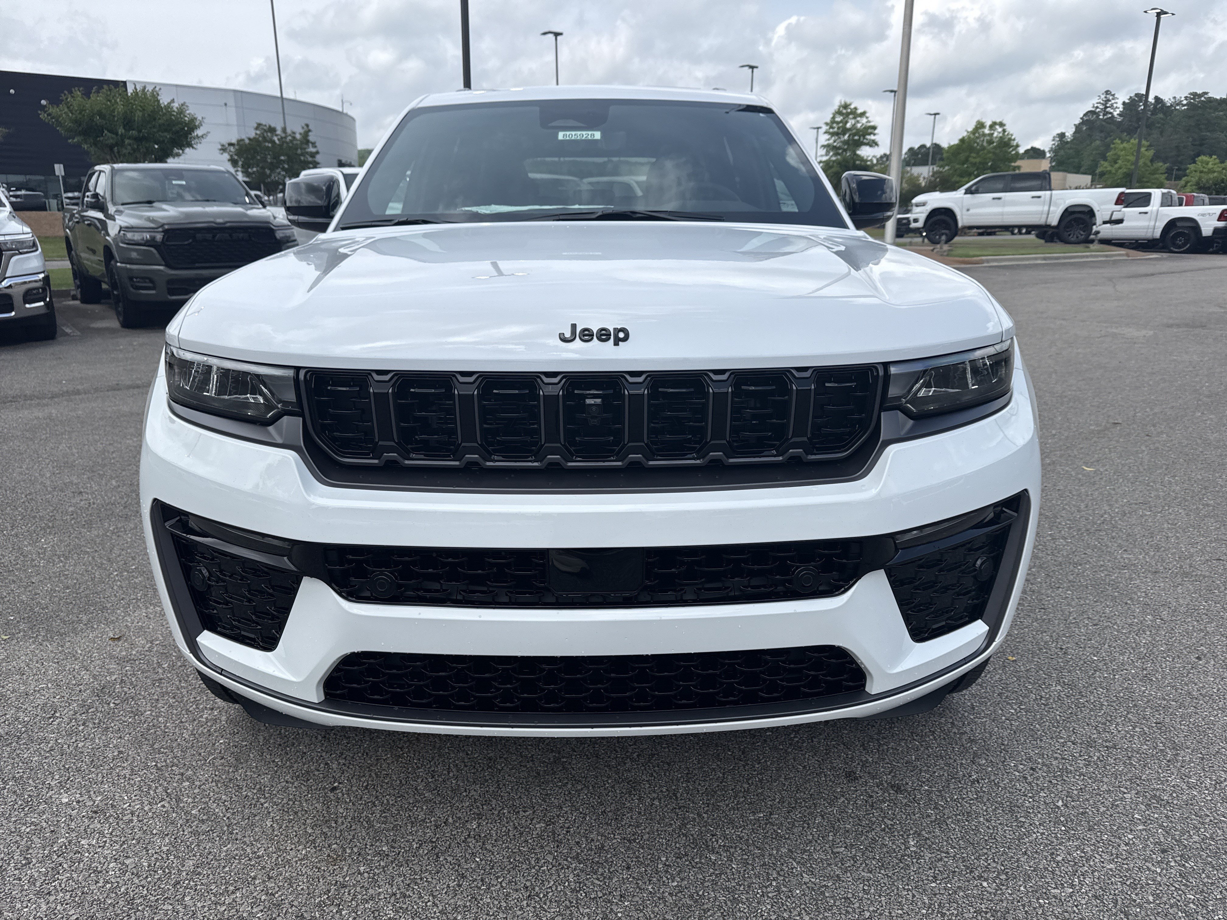New 2026 Jeep Grand Cherokee Limited AWD/4WD image 2