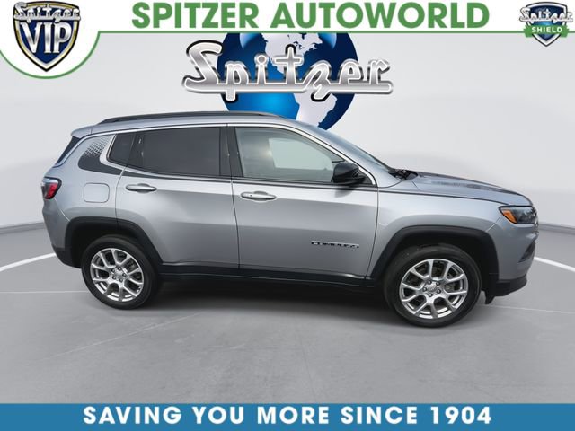 Used 2022 Jeep Compass Latitude w/ Sun and Sound Group AWD/4WD image 10