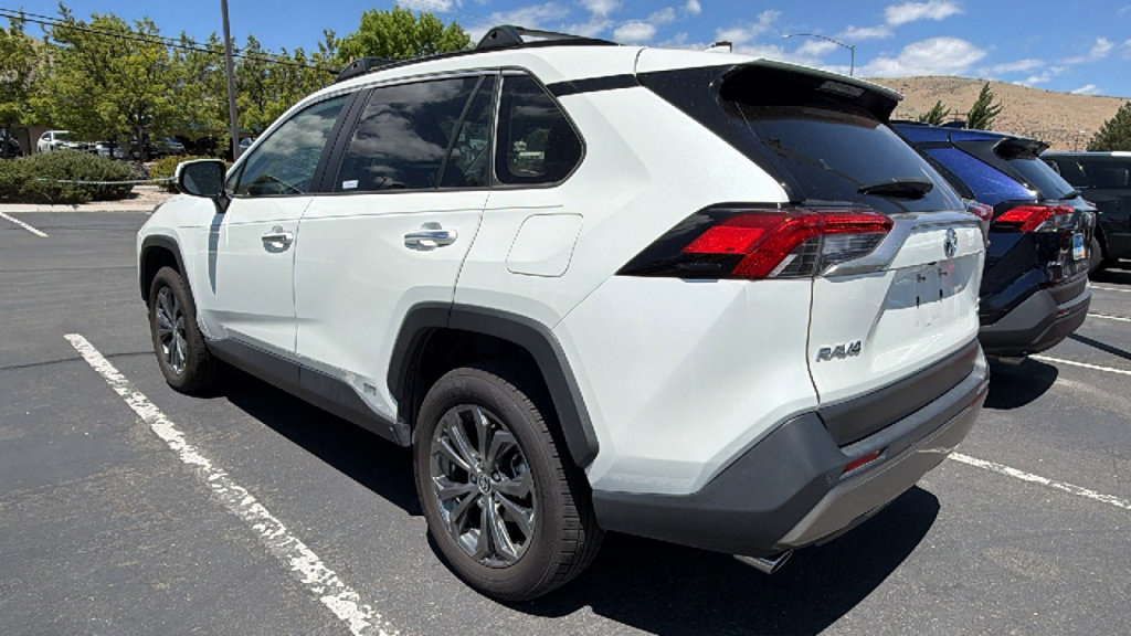 Used 2022 Toyota RAV4 Limited w/ Limited Grade Weather Package AWD/4WD image 3