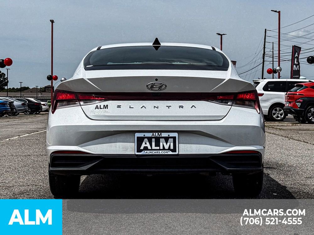 Used 2023 Hyundai Elantra SEL FWD image 5