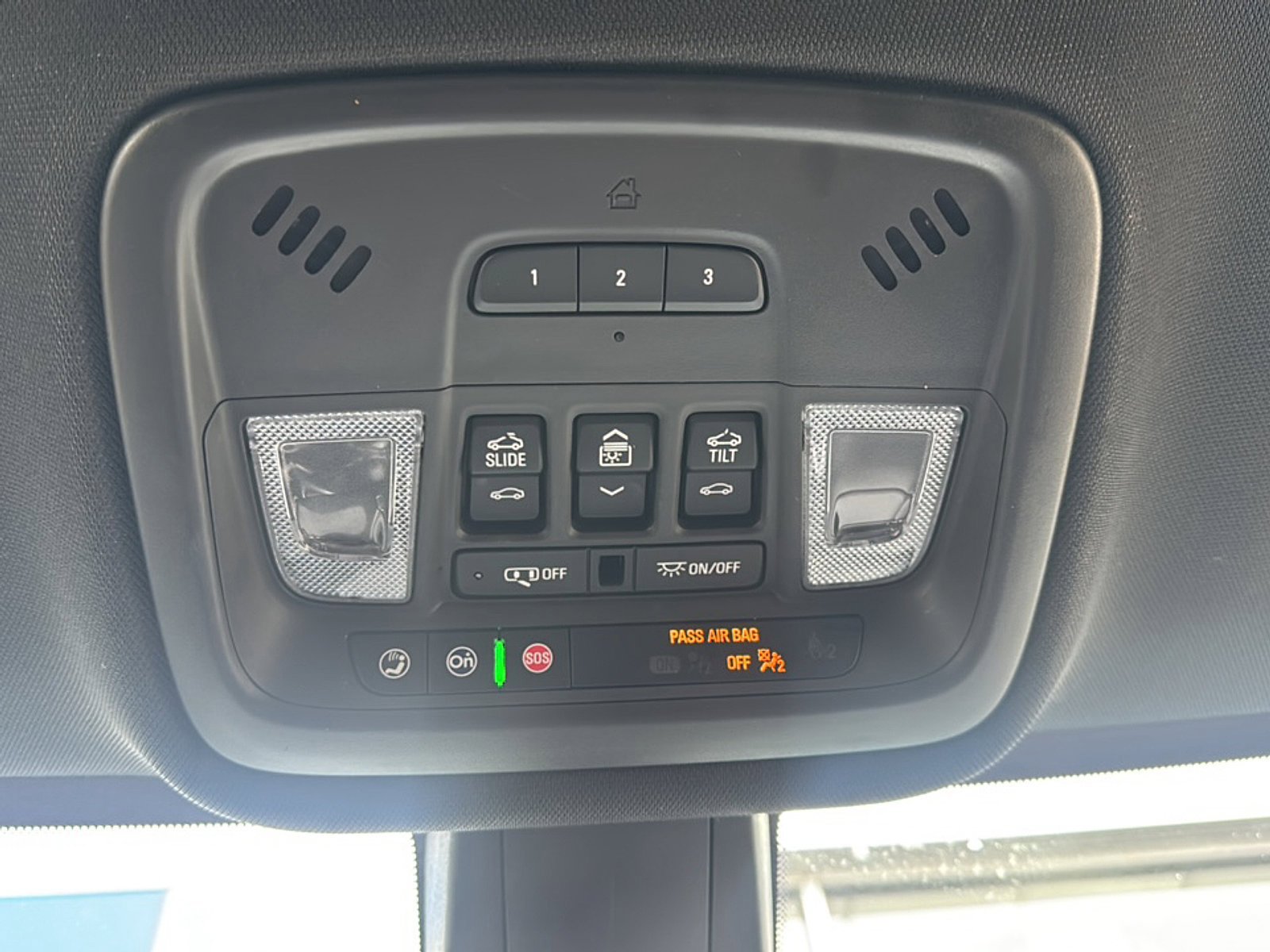 Used 2023 Chevrolet Traverse High Country FWD image 44
