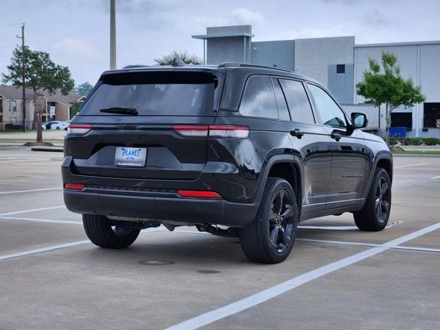 Used 2023 Jeep Grand Cherokee Altitude image 5