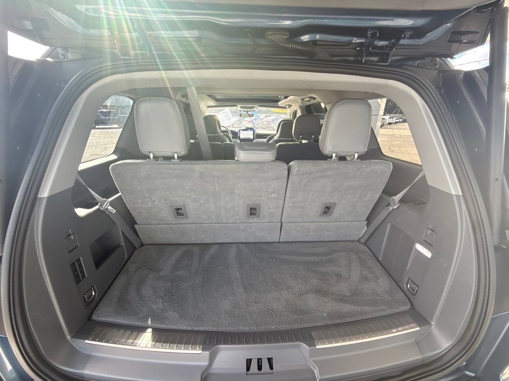 Used 2019 Lincoln Navigator Select w/ Technology Package AWD/4WD image 48