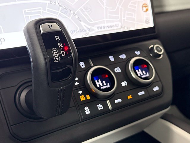 New 2026 Land Rover Defender 110 X-Dynamic SE AWD/4WD image 19