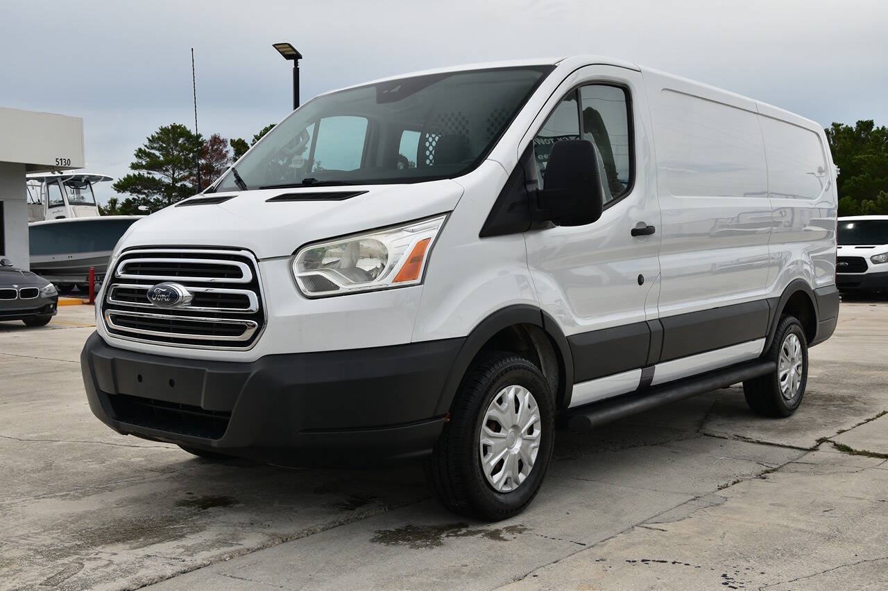 Used 2016 Ford Transit 250 130 Low Roof w/ Exterior Upgrade Package RWD image 3