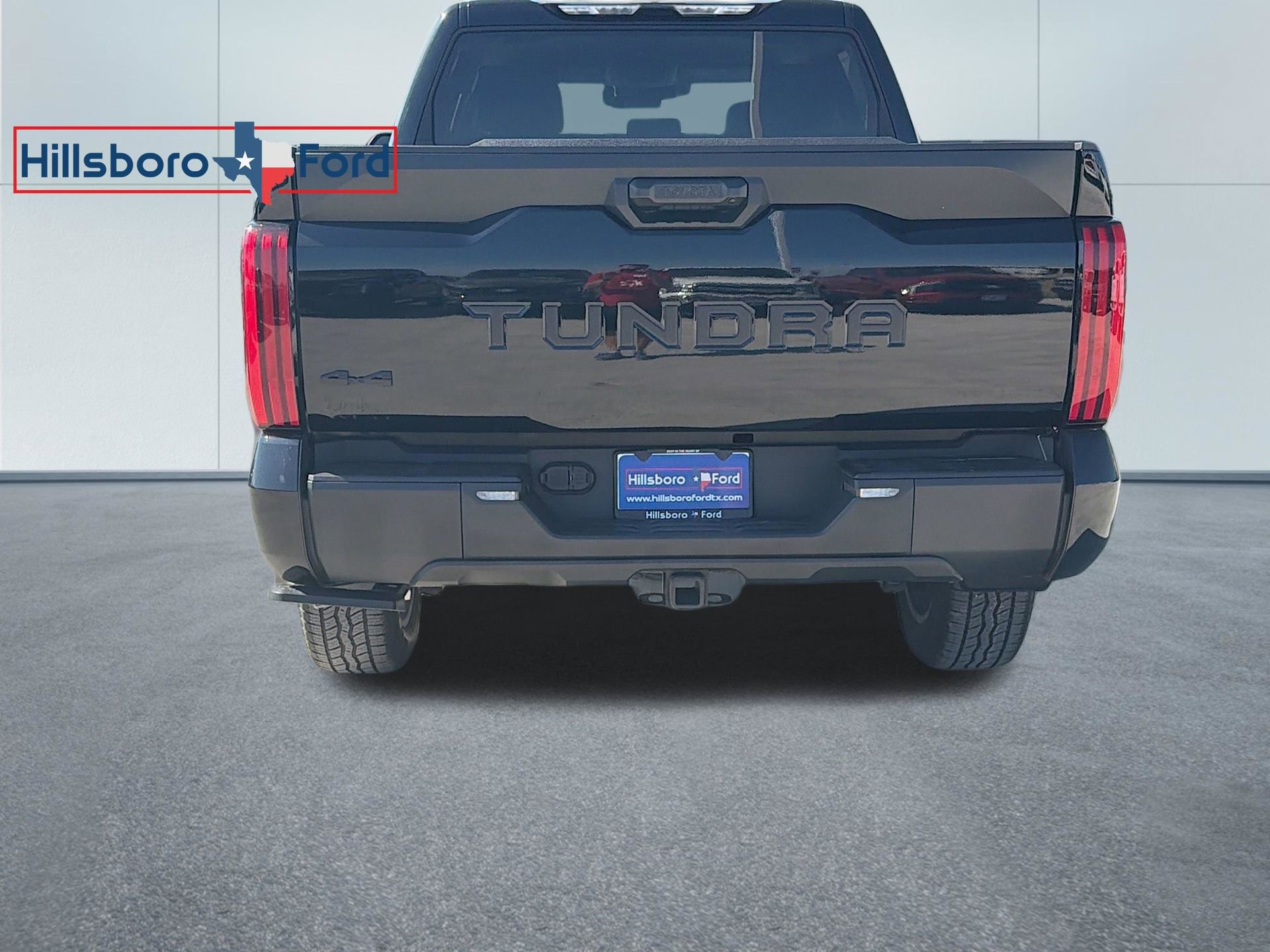 Used 2024 Toyota Tundra SR5 w/ SR5 Premium Package image 3