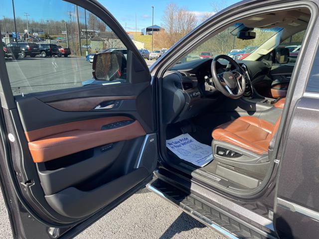 Used 2017 Cadillac Escalade Premium Luxury image 13