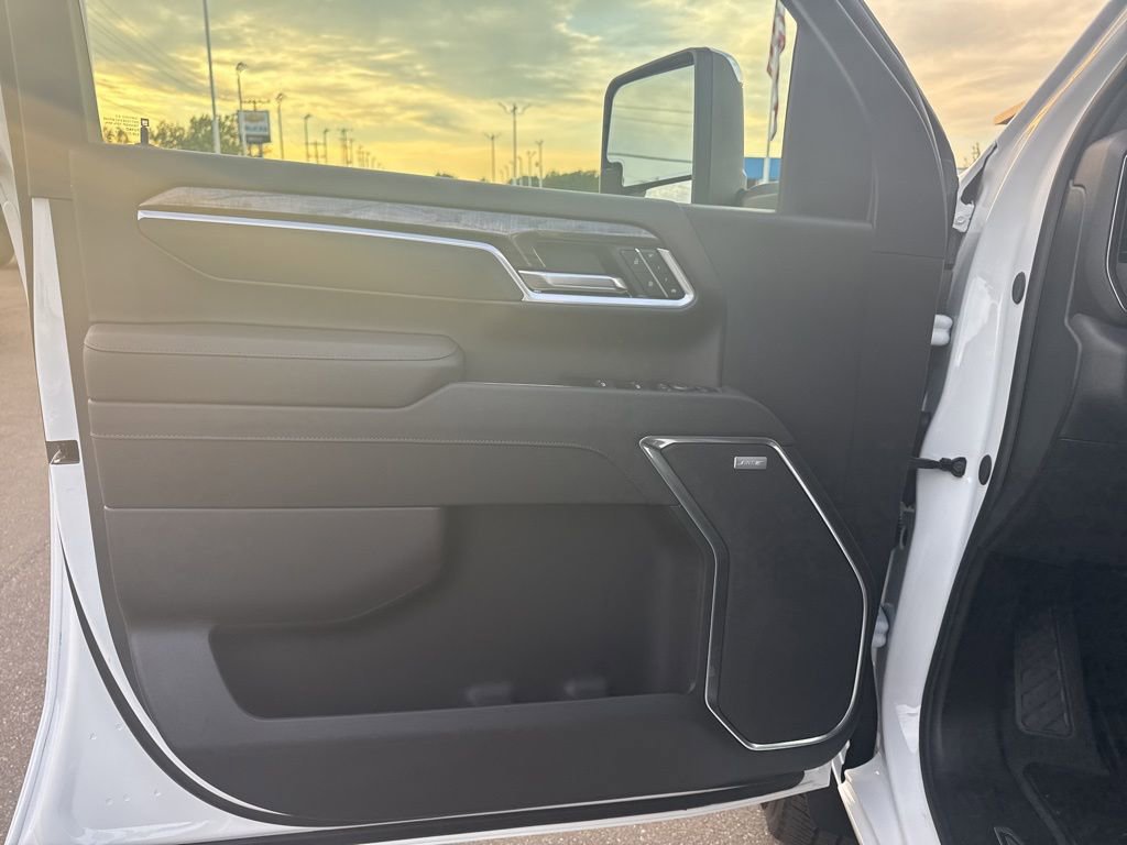 New 2026 Chevrolet Silverado 2500 LTZ w/ LTZ Convenience Package AWD/4WD image 27